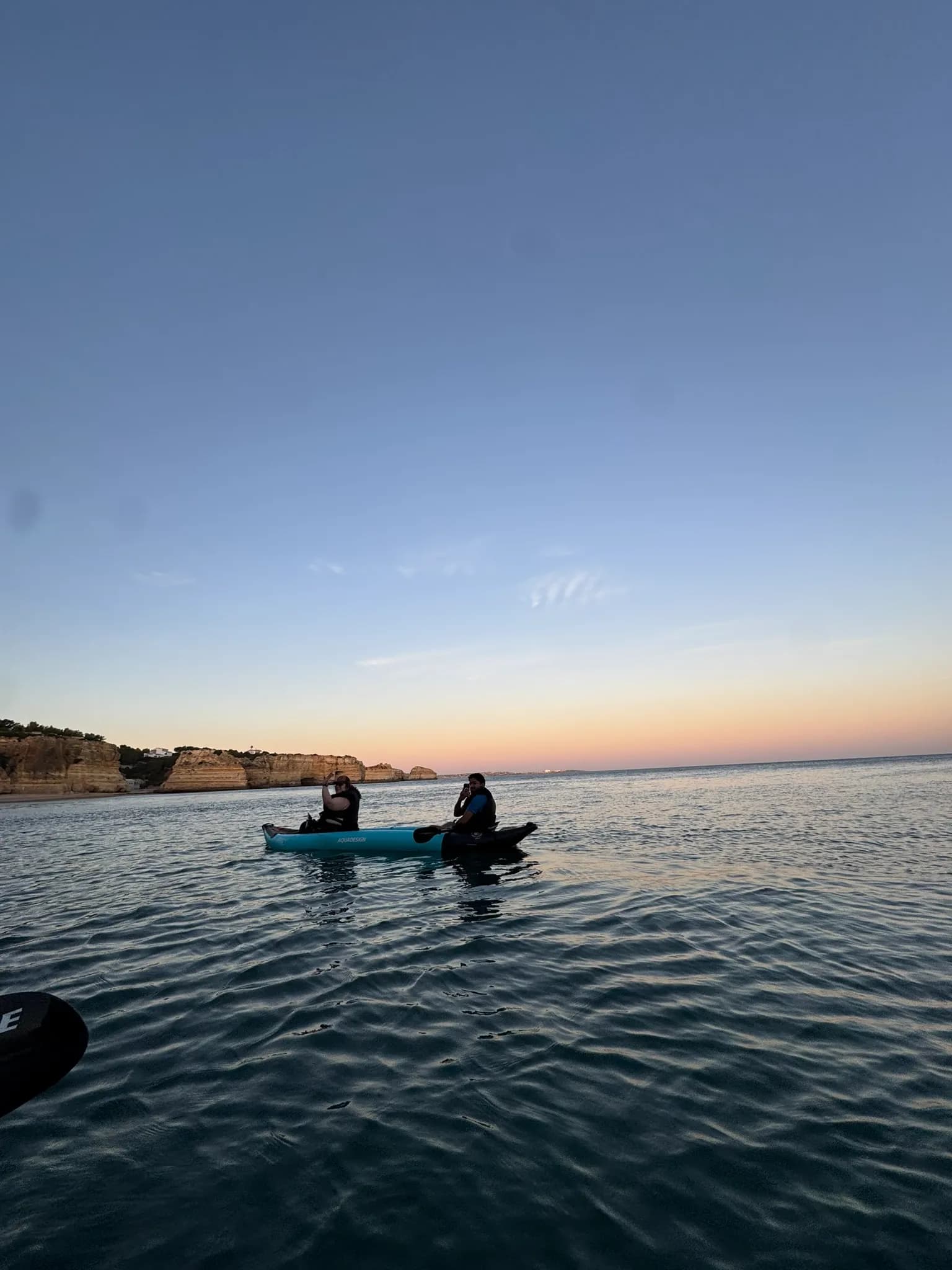 Tour en Kayak al Amanecer y Atardecer en las Cuevas de Benagil 1